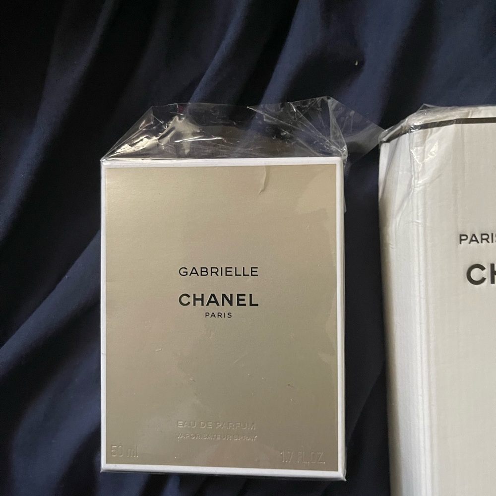 Perfumes - Picture 3 of 11